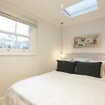 Newly Refurbished 1 Bedroom In Vibrant Notting Hill
