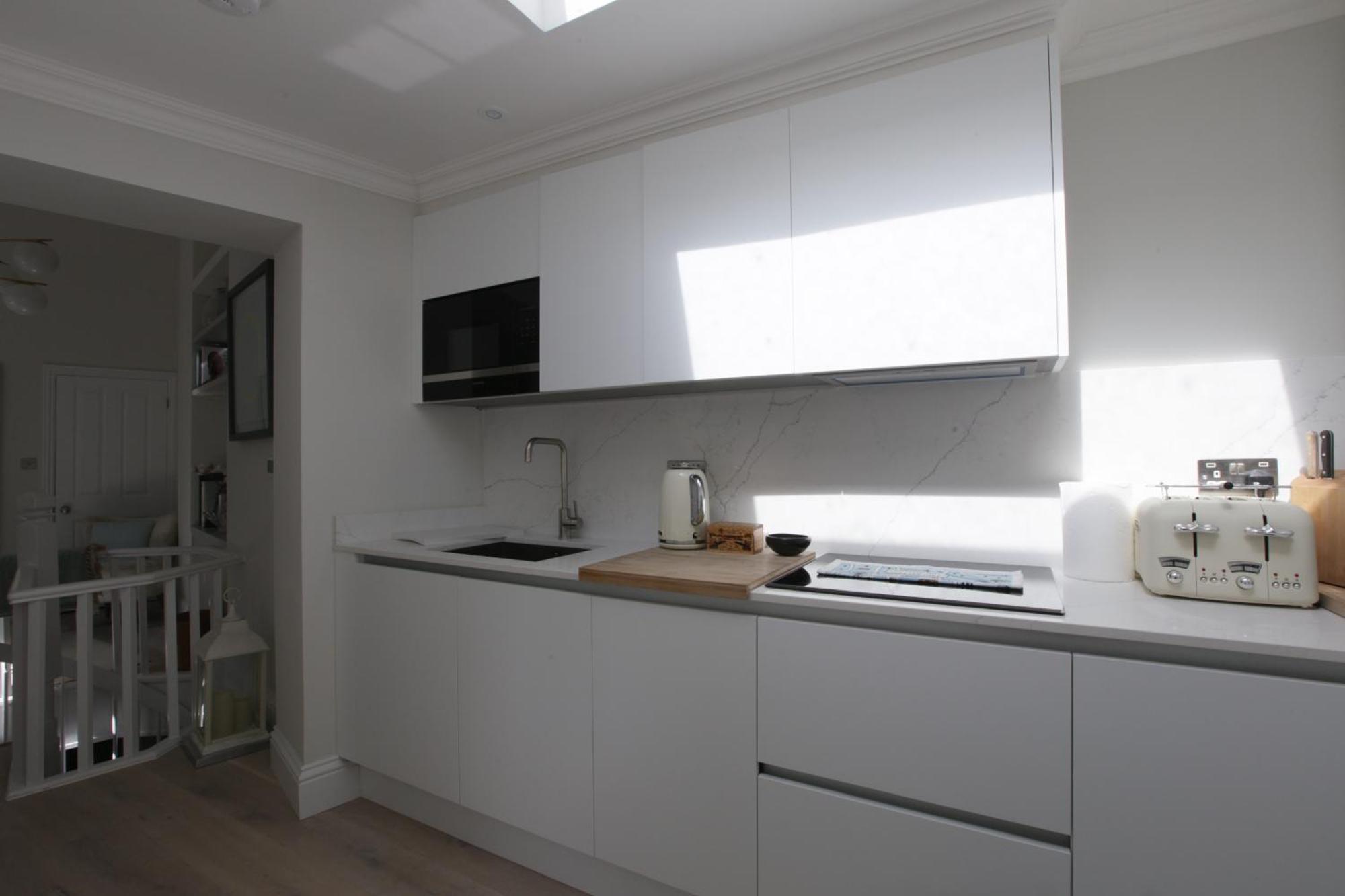 Newly Refurbished 1 Bedroom In Vibrant Notting Hill *